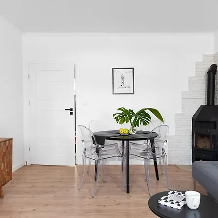 Apartment Parkowa 33 *